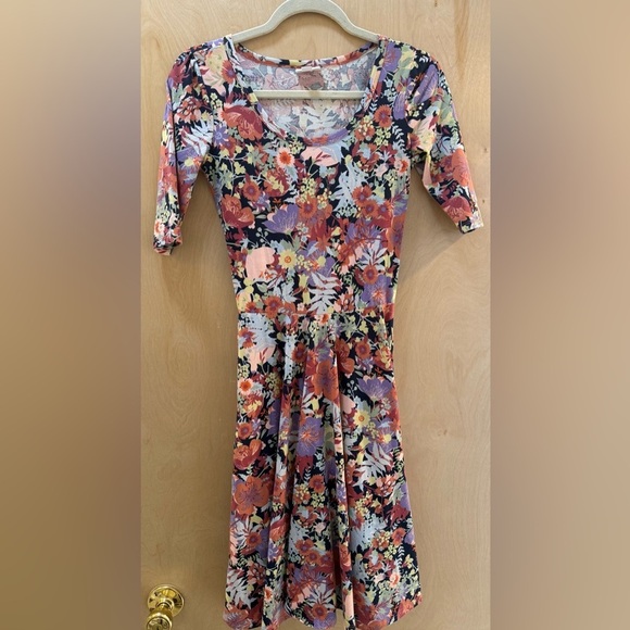 Lularoe Nicole Tropical Stretch Dress. Eligible 3/$25 - Picture 3 of 10